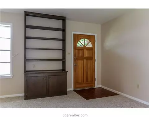 1401 Esther Blvd, Bryan, TX 77802 photo 2