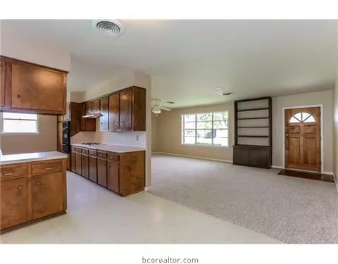1401 Esther Blvd, Bryan, TX 77802 photo 5