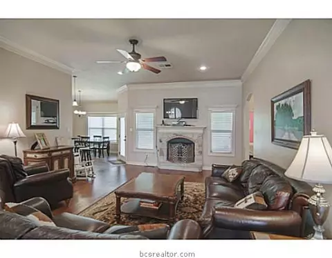 5211 Draycott Ct, Bryan, TX 77802 photo 4
