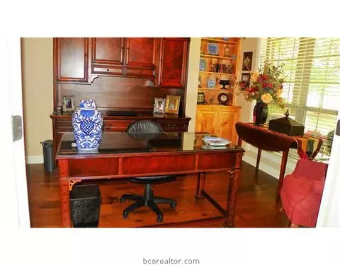 3902 Esquire Ct, Bryan, TX 77808 photo 7