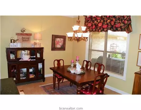 3902 Esquire Ct, Bryan, TX 77808 photo 14