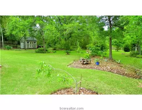 3902 Esquire Ct, Bryan, TX 77808 photo 13