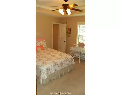 3902 Esquire Ct, Bryan, TX 77808 photo 10
