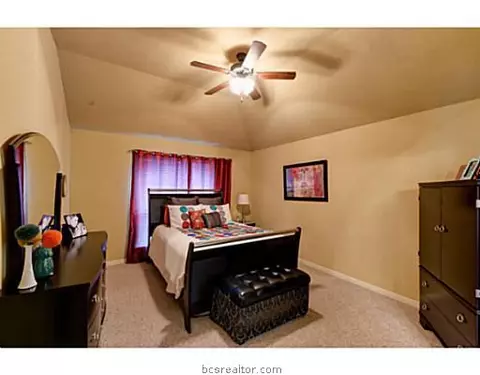 2019 Turning Leaf Dr, Bryan, TX 77807 photo 9