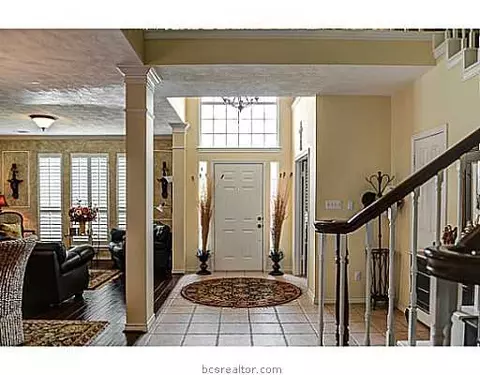 4744 Renwick, Bryan, TX 77802 photo 3