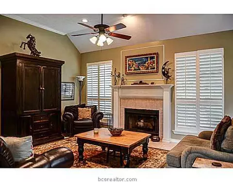 4744 Renwick, Bryan, TX 77802 photo 6