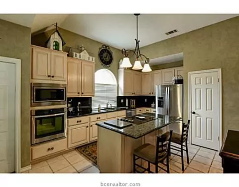 4744 Renwick, Bryan, TX 77802 photo 7