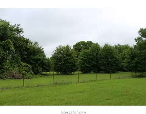 8747 Grassbur Rd, Bryan, TX 77808 photo 2