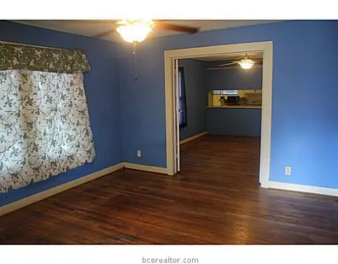 411 Mitchell St, Bryan, TX 77801 photo 6