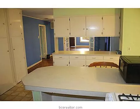 411 Mitchell St, Bryan, TX 77801 photo 5