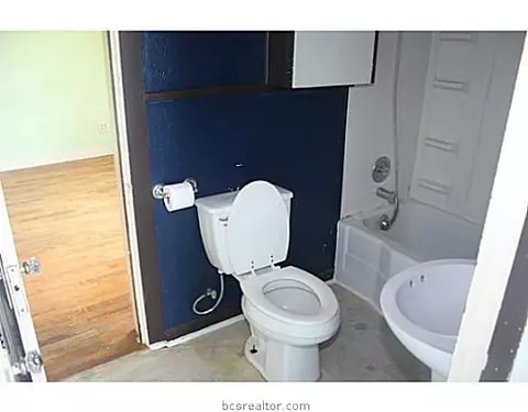 411 Mitchell St, Bryan, TX 77801 photo 12