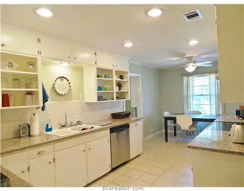 4205 Nagle St, Bryan, TX 77801 photo 10