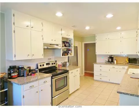 4205 Nagle St, Bryan, TX 77801 photo 9