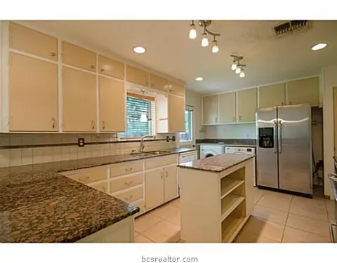 802 Ethel Blvd, Bryan, TX 77802 photo 6