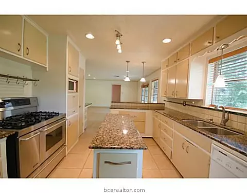 802 Ethel Blvd, Bryan, TX 77802 photo 10