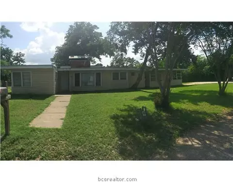 2316 Franklin Dr, Bryan, TX 77801 photo 2