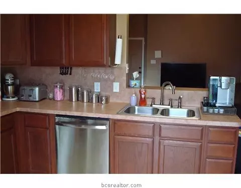 2909 Jenna Ct, Bryan, TX 77802 photo 6
