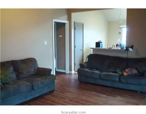 2909 Jenna Ct, Bryan, TX 77802 photo 4