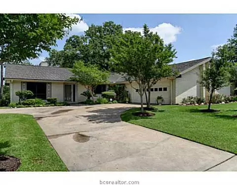 2706 Pinehurst, Bryan, TX 77802 photo 1