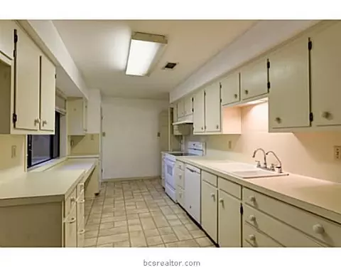 2706 Pinehurst, Bryan, TX 77802 photo 7