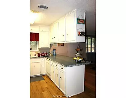 3508 Midwest Dr, Bryan, TX 77802 photo 4