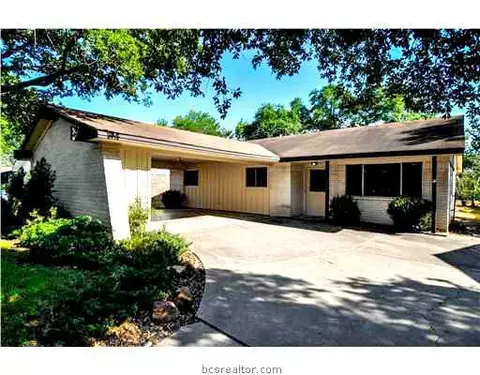 3508 Midwest Dr, Bryan, TX 77802 photo 2