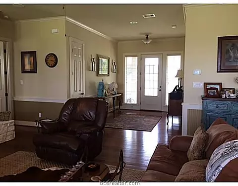 7470 Harris Ln, Bryan, TX 77808 photo 2