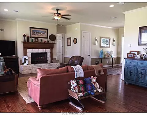 7470 Harris Ln, Bryan, TX 77808 photo 3