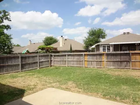 1712 Summerwood, Bryan, TX 77807 photo 5