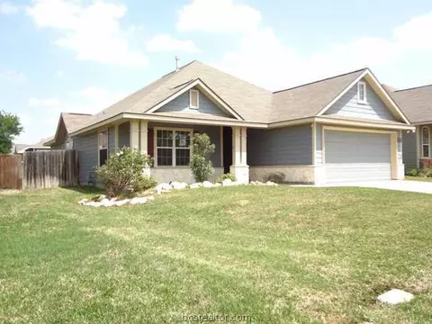 1712 Summerwood, Bryan, TX 77807 photo 2