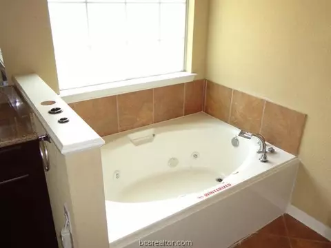 1712 Summerwood, Bryan, TX 77807 photo 17