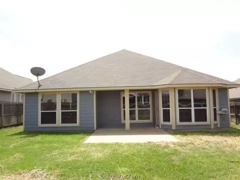 1712 Summerwood, Bryan, TX 77807 photo 4