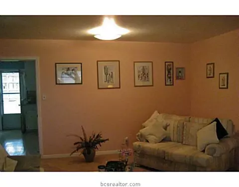 1304 East 31st St, Bryan, TX 77802 photo 4