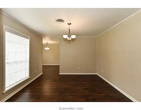 2316 Devonshire St, Bryan, TX 77802 photo 4