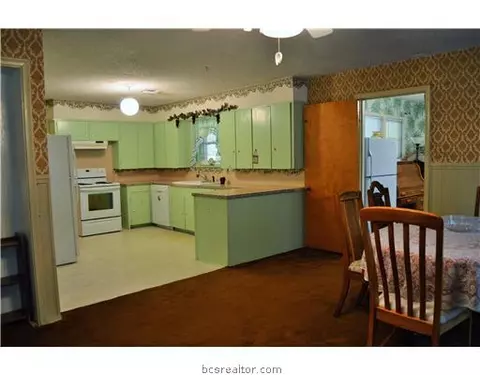 2710 Tabor Rd, Bryan, TX 77803 photo 6