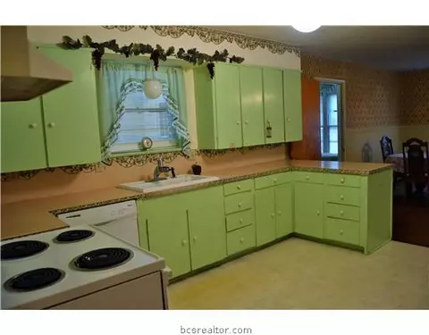 2710 Tabor Rd, Bryan, TX 77803 photo 8