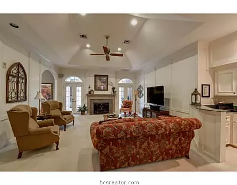 4603 Locksford Dr, Bryan, TX 77802 photo 3