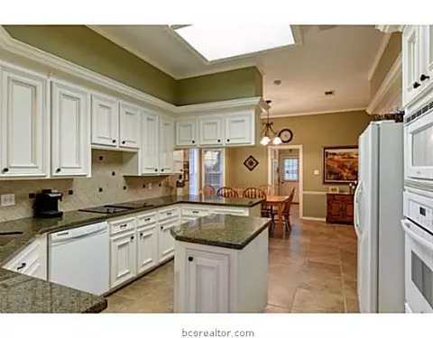 4603 Locksford Dr, Bryan, TX 77802 photo 7