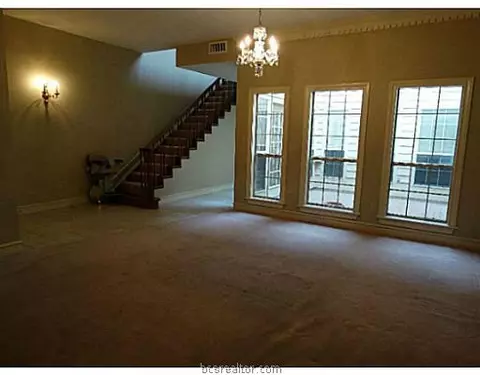 1560 Bennett St, Bryan, TX 77802 photo 3
