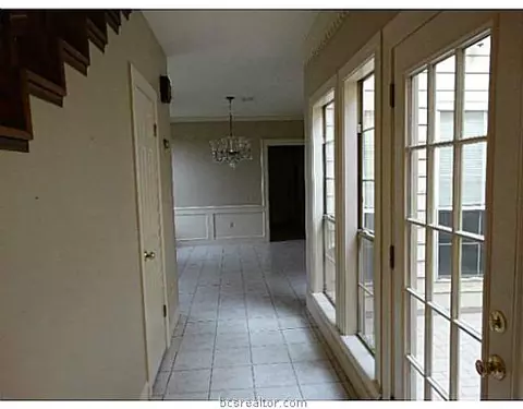 1560 Bennett St, Bryan, TX 77802 photo 5