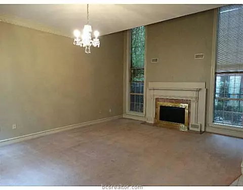 1560 Bennett St, Bryan, TX 77802 photo 2