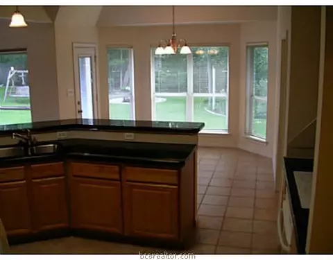 2100 Williams Way, Bryan, TX 77808 photo 4