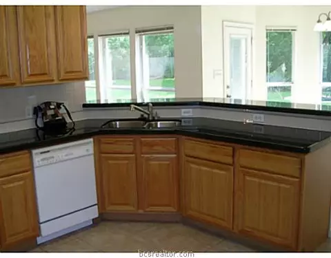 2100 Williams Way, Bryan, TX 77808 photo 8