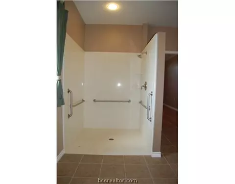 3327 Broadmoor Dr, Bryan, TX 77802 photo 9