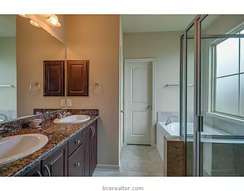 1021 Venice Dr, Bryan, TX 77808 photo 11