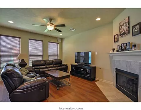 1021 Venice Dr, Bryan, TX 77808 photo 7