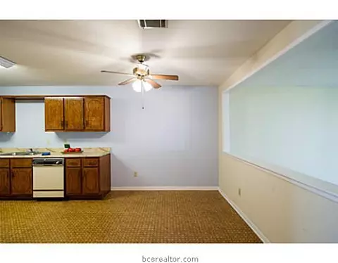 2202 Young Pl, Bryan, TX 77807 photo 4