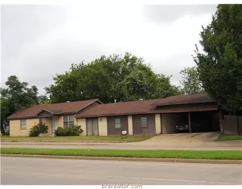 1502 Saunders St, Bryan, TX 77803 photo 1