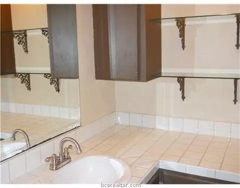 1502 Saunders St, Bryan, TX 77803 photo 5