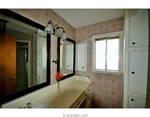 2703 Wayside Dr, Bryan, TX 77802 photo 11